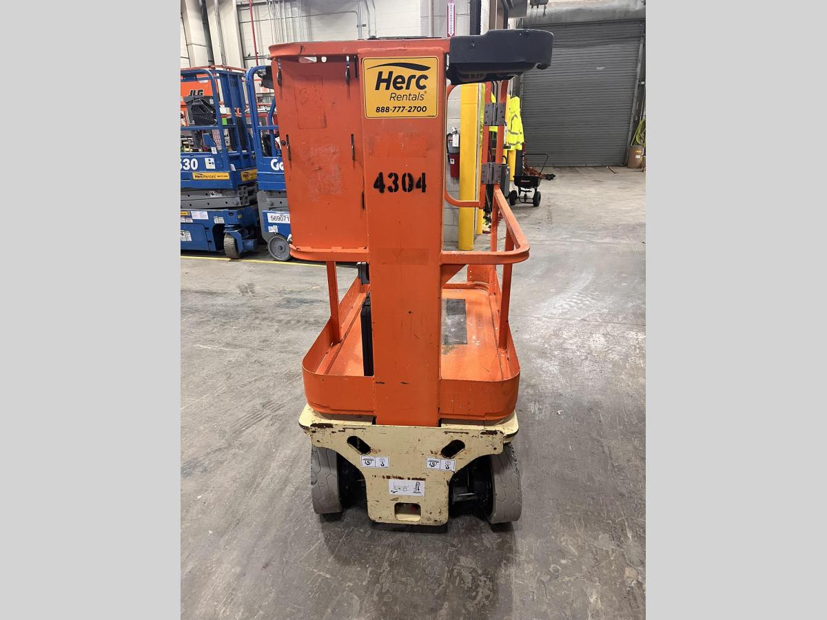 2014 JLG 1230ES