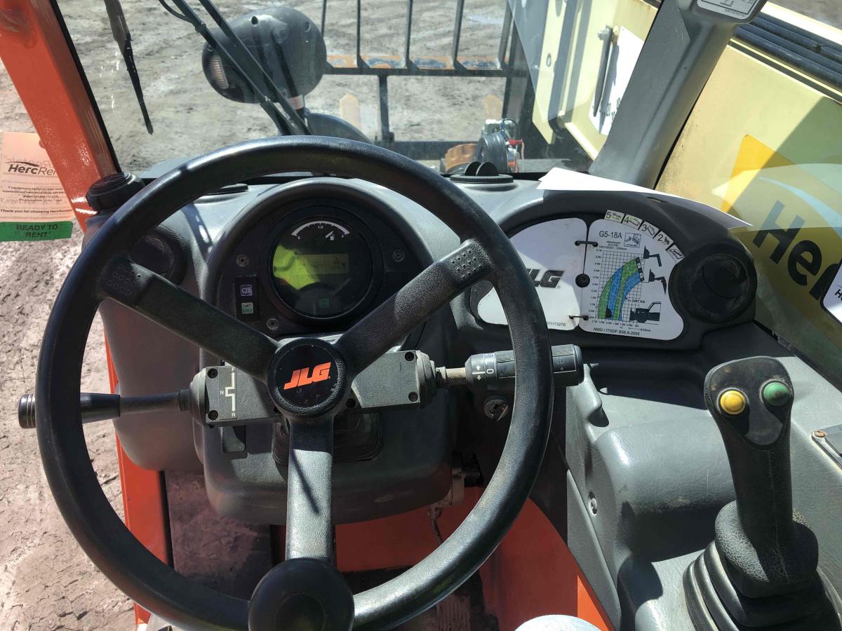 2017 JLG G5-18A