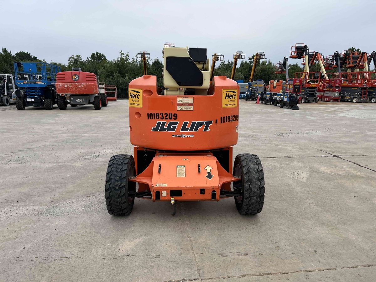 2016 JLG E450AJ-5