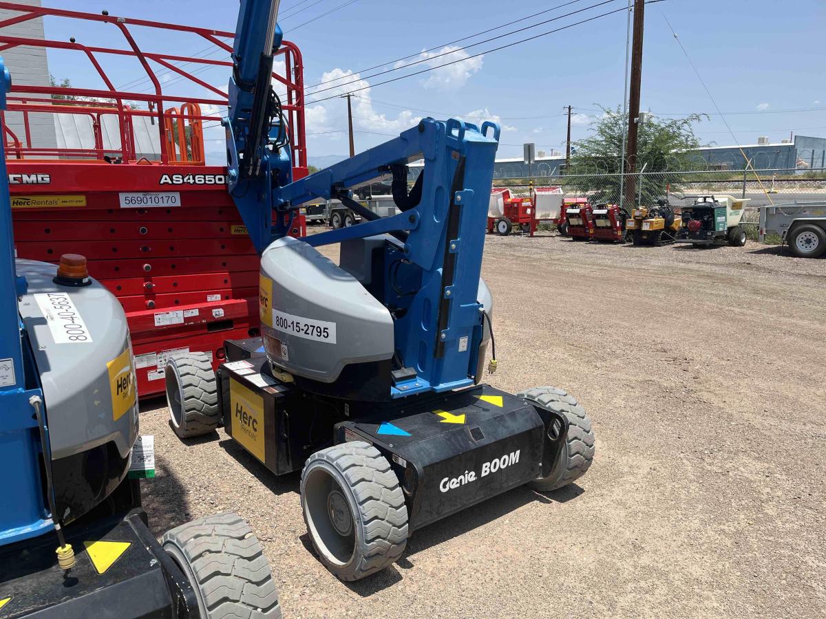 2017 Genie Z-33/18