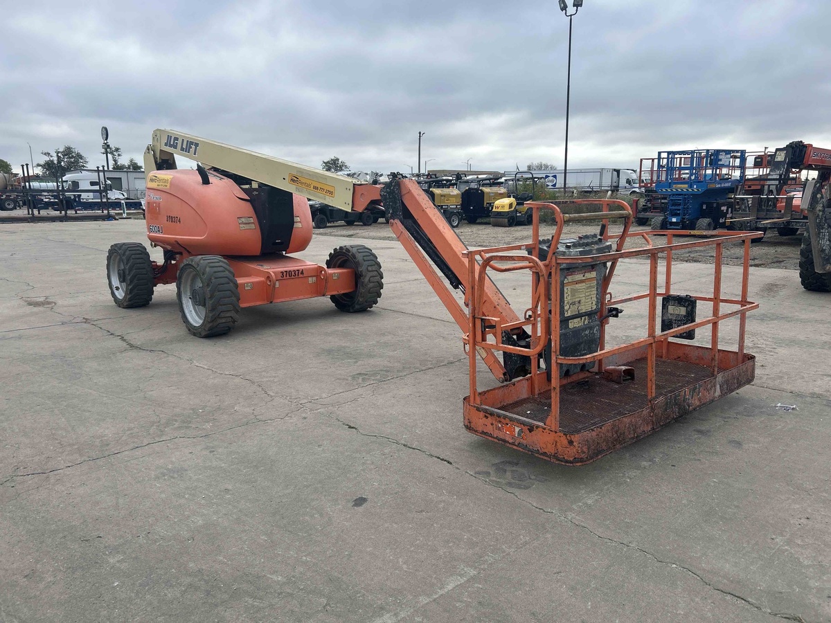 2017 JLG 600AJ-1