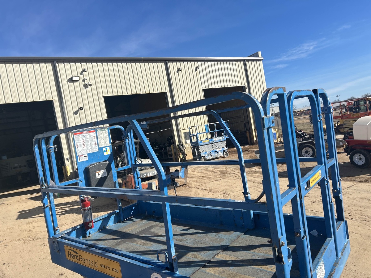 2017 Genie GS-3246-6