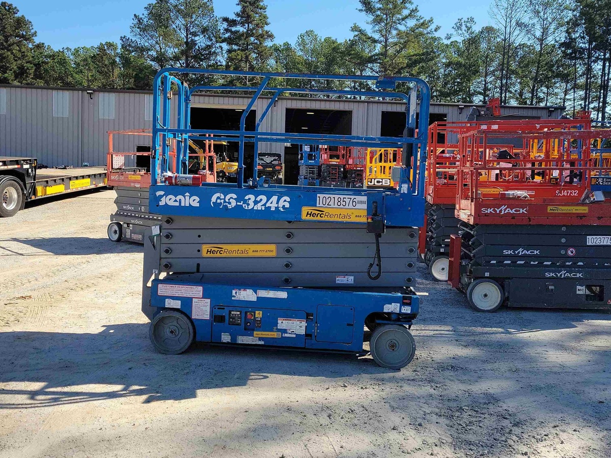 2017 Genie GS-3246-3