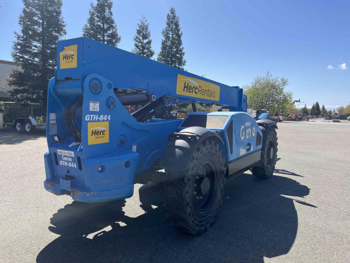 2018 Genie GTH 844-8
