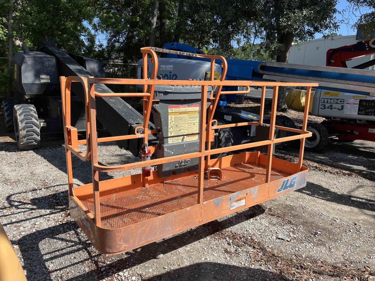 2015 JLG 600S