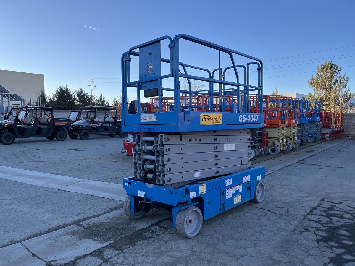 2017 Genie GS-4047
