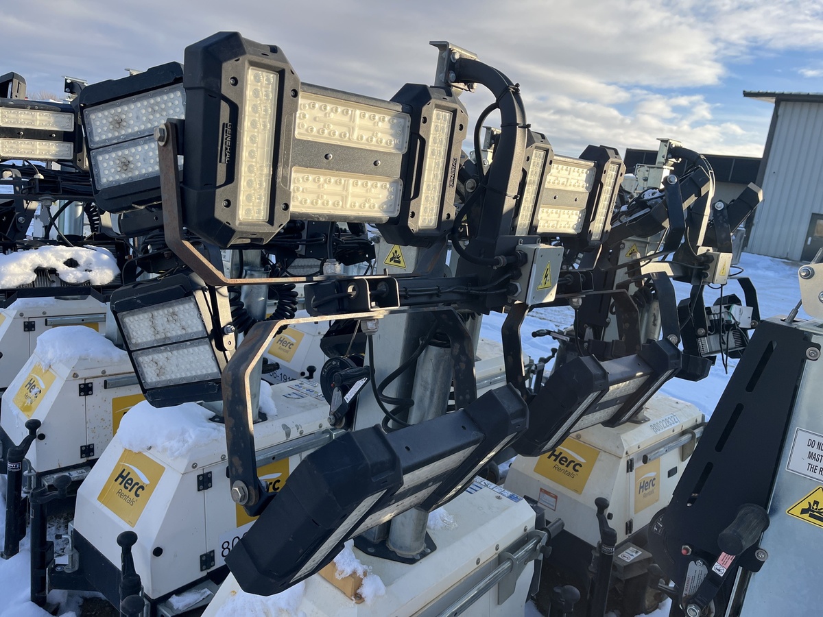 2017 Magnum PLT240-3