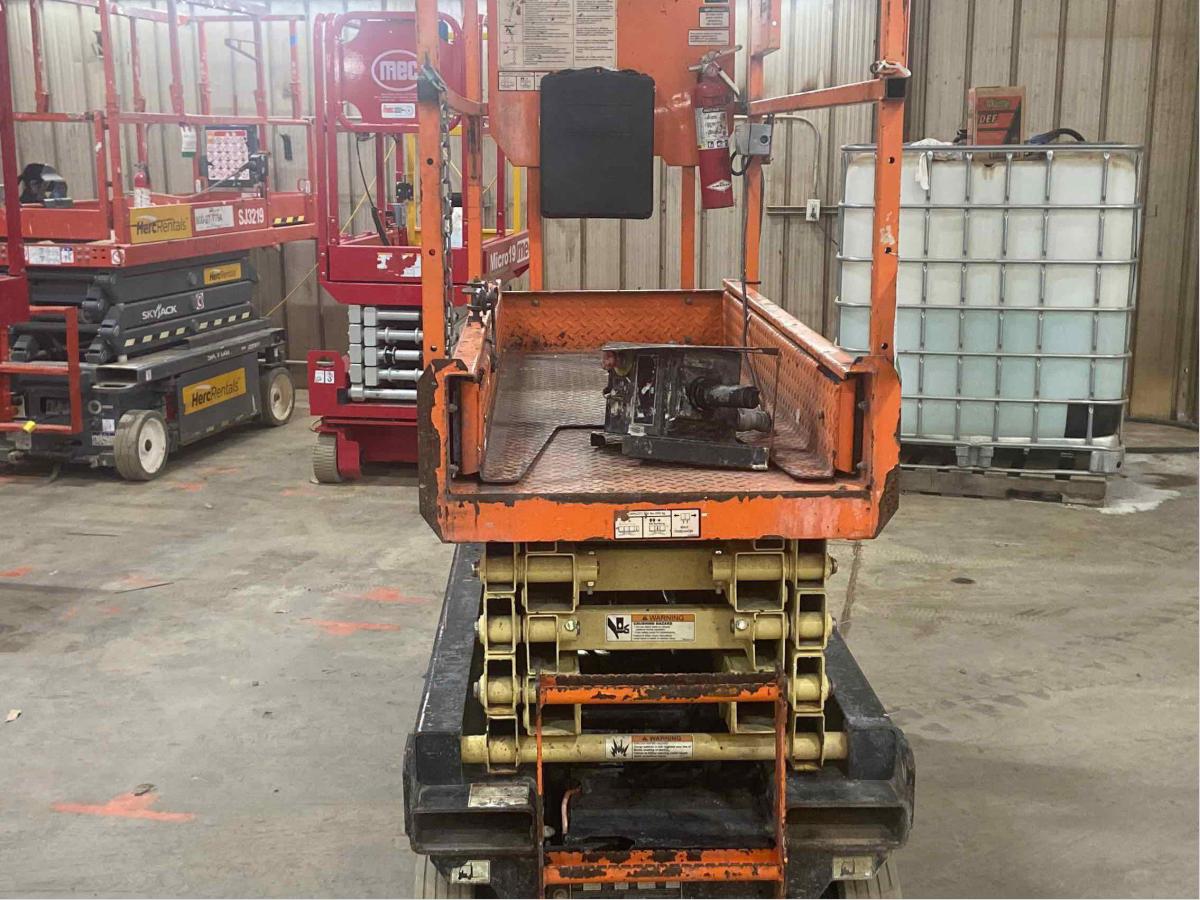 2018 JLG 1932R