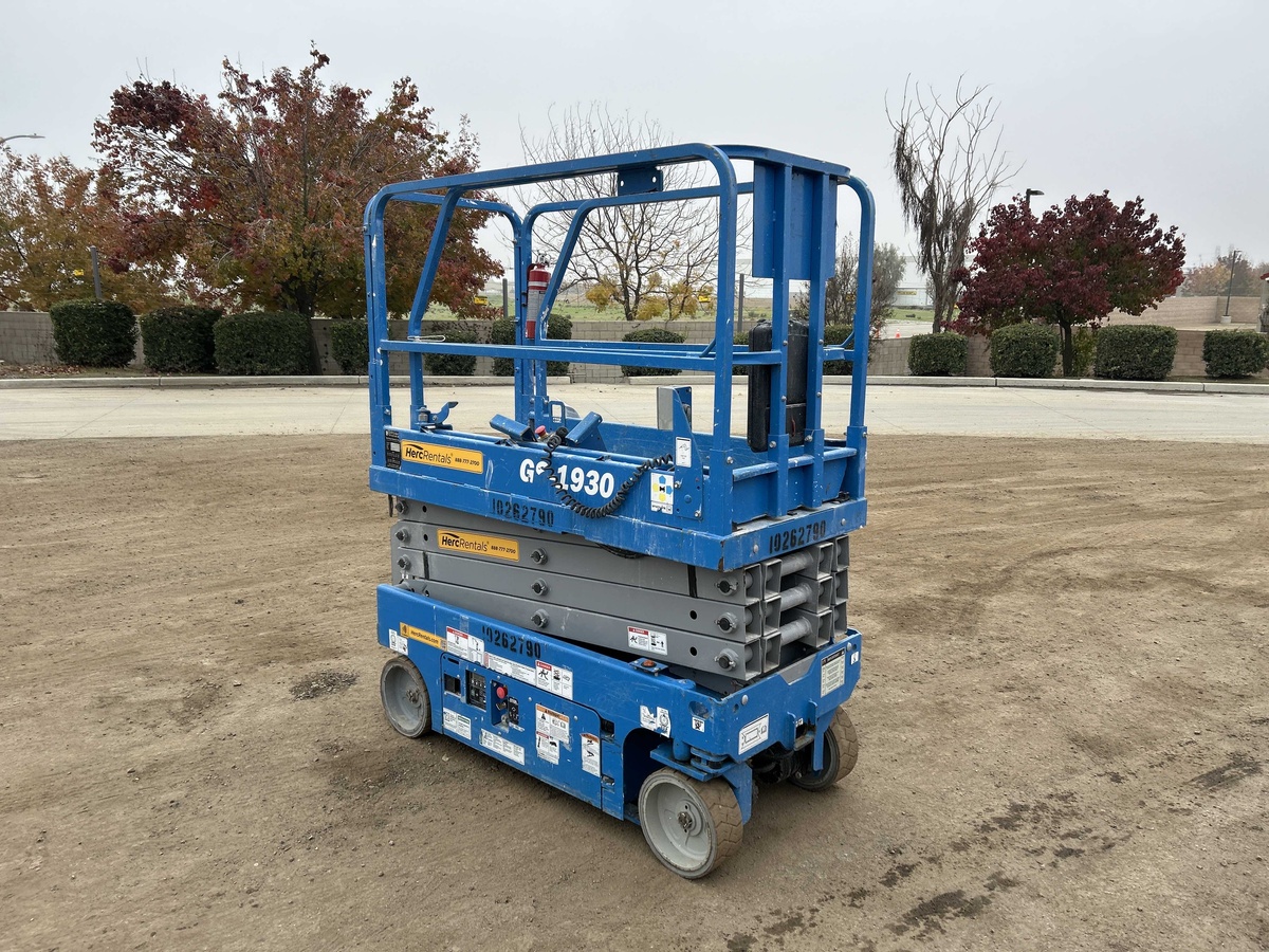 2018 Genie GS-1930
