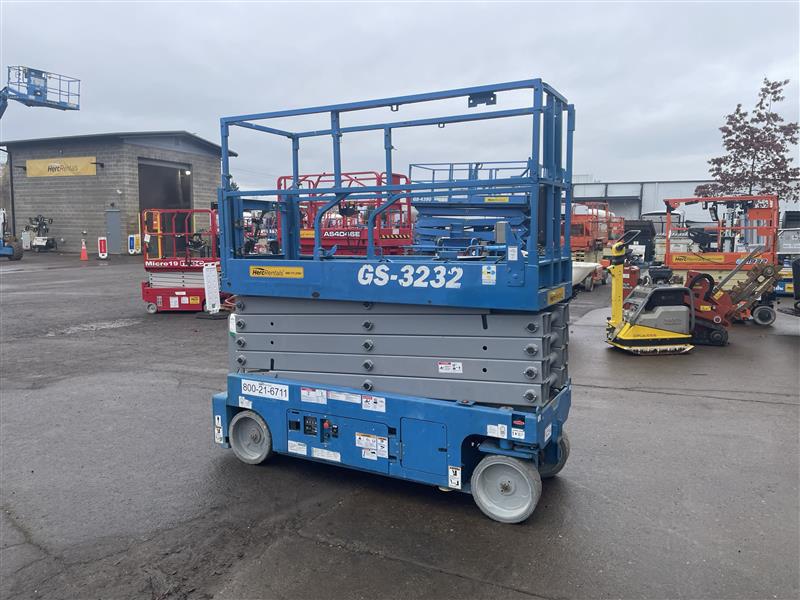 2018 Genie GS-3232