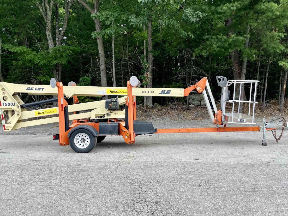 2017 JLG T500J