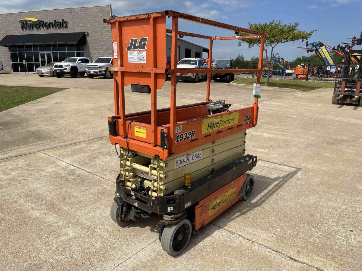 2018 JLG 1932R