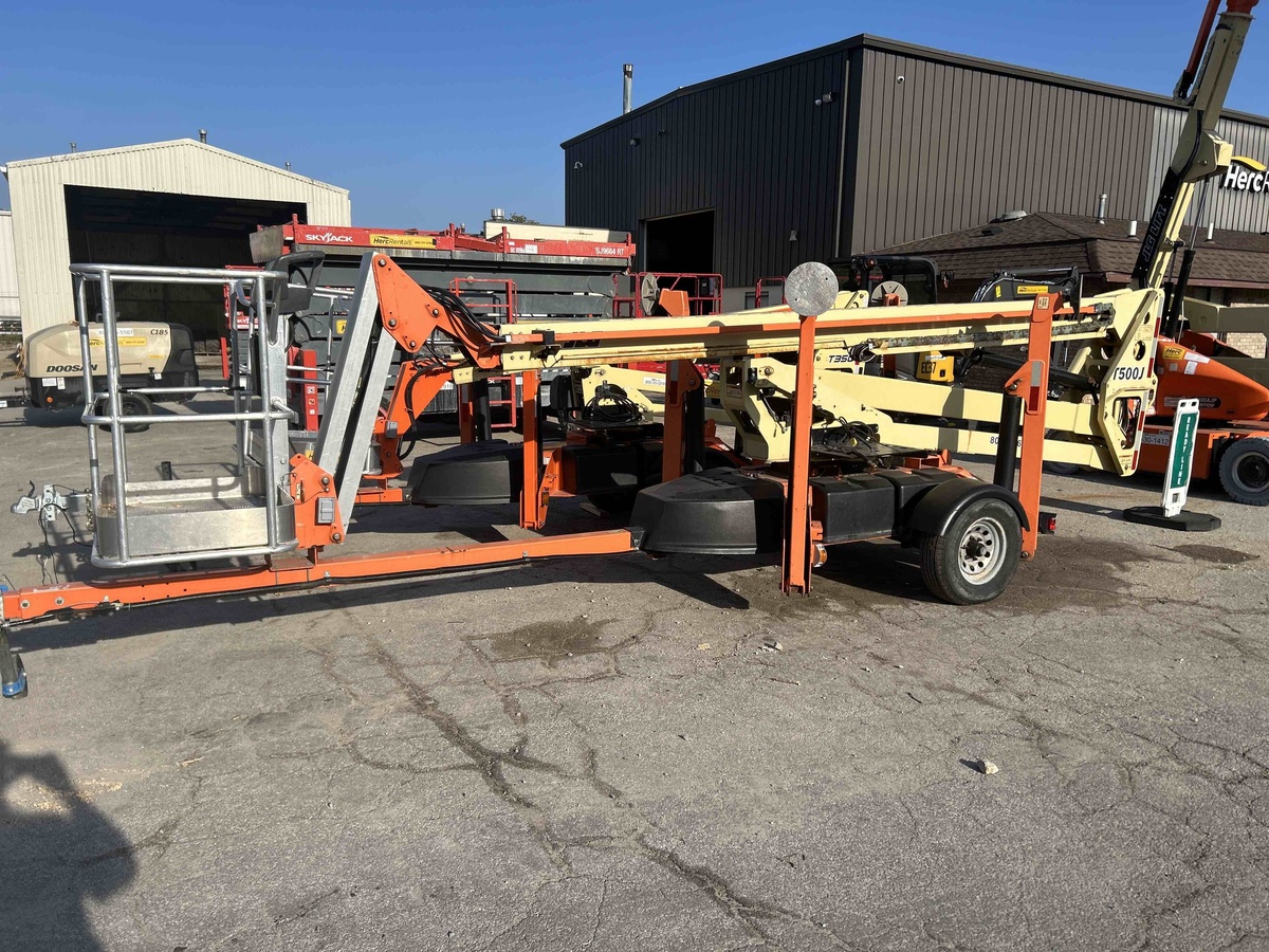 2017 JLG T500J-3