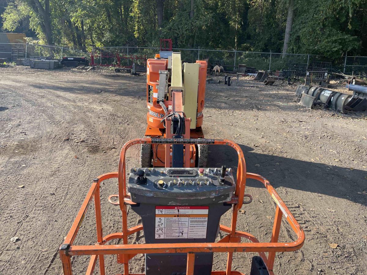 2013 JLG E300AJP