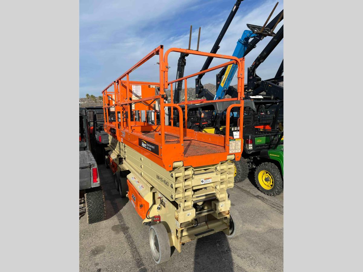 2015 JLG 3246ES