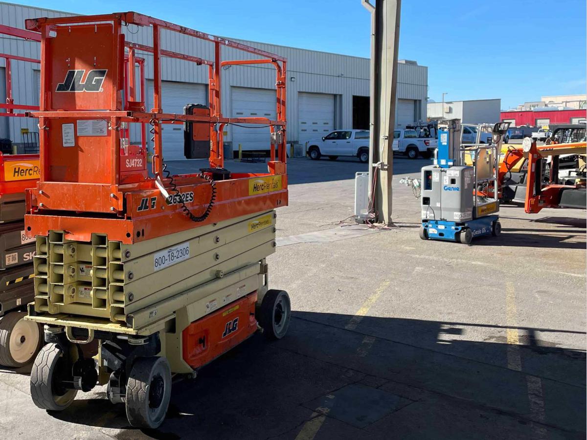 2017 JLG 2632ES