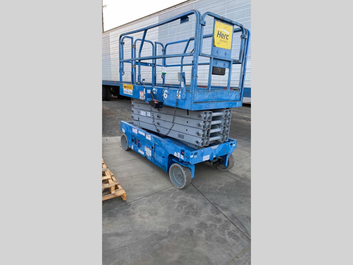 2015 Genie GS-3246