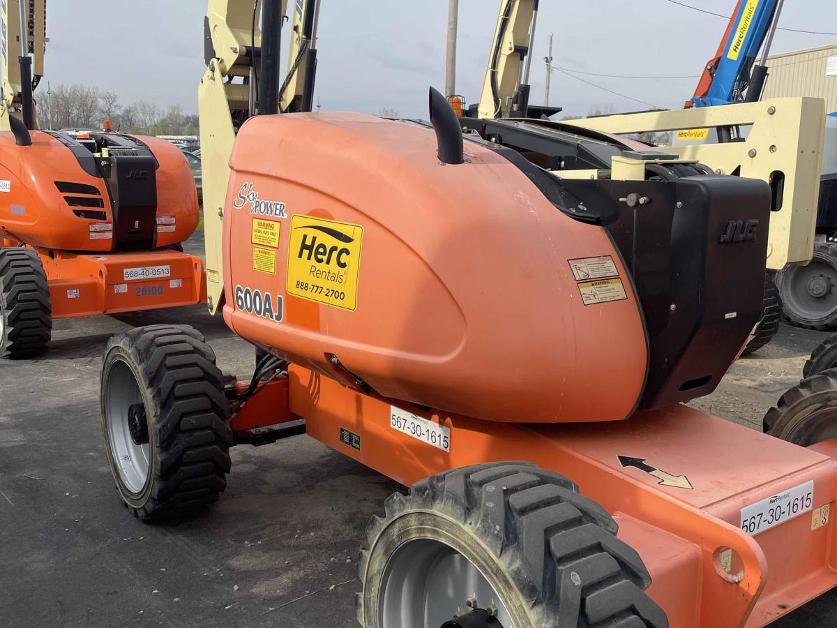 2013 JLG 600AJ