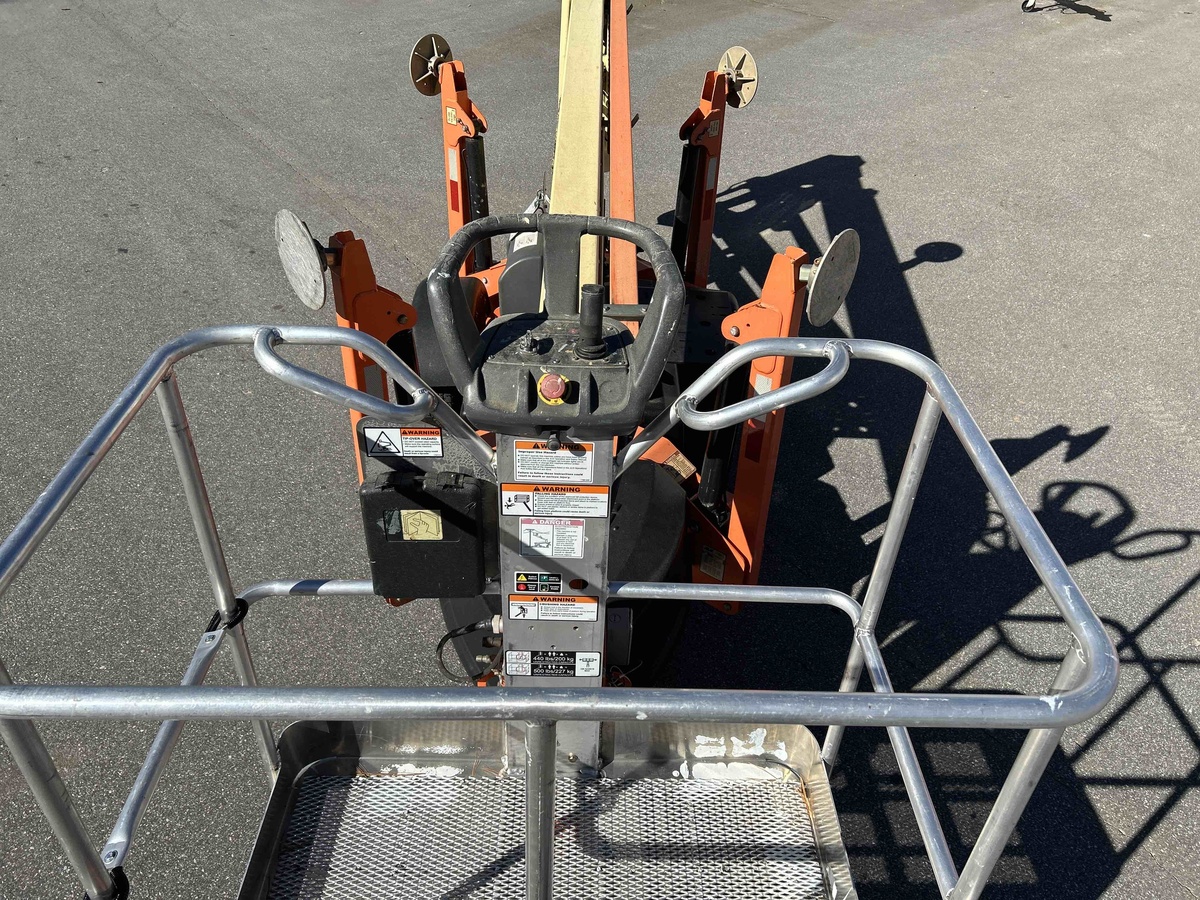 2018 JLG T350-6