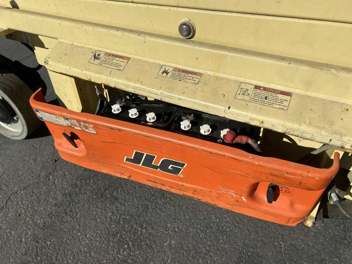 2017 JLG 3246ES-9
