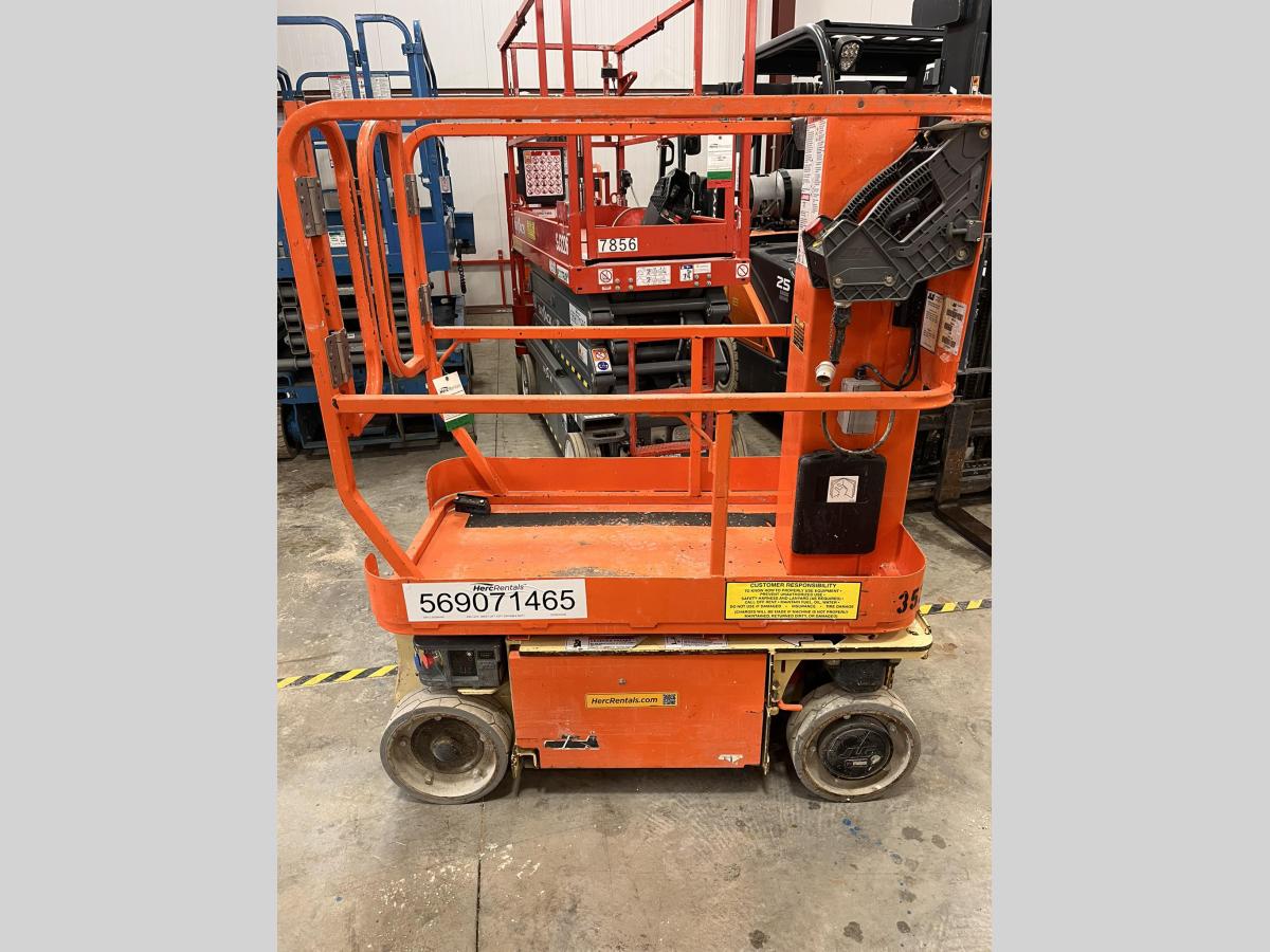 2015 JLG 1230ES