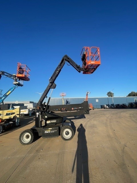 2015 JLG E450AJ