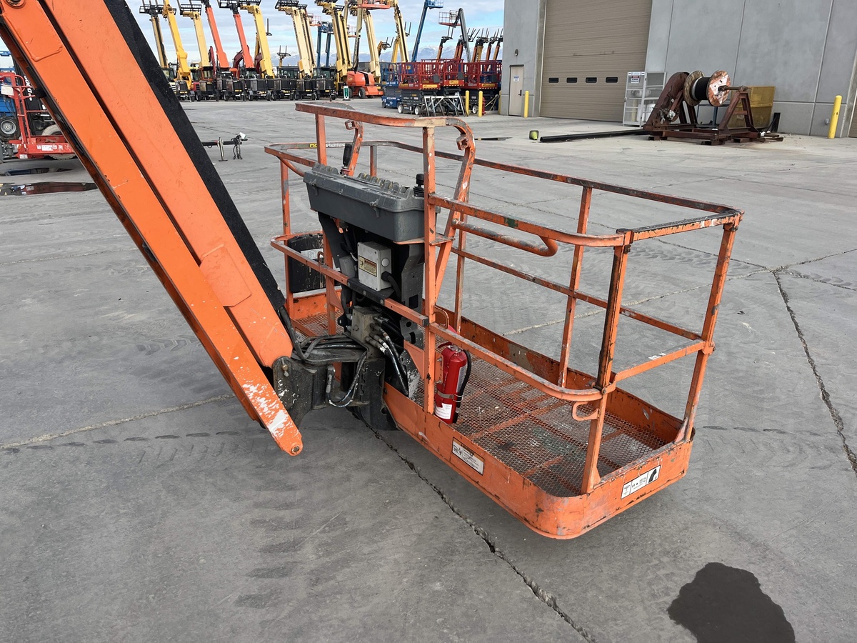 2016 JLG 800AJ-5