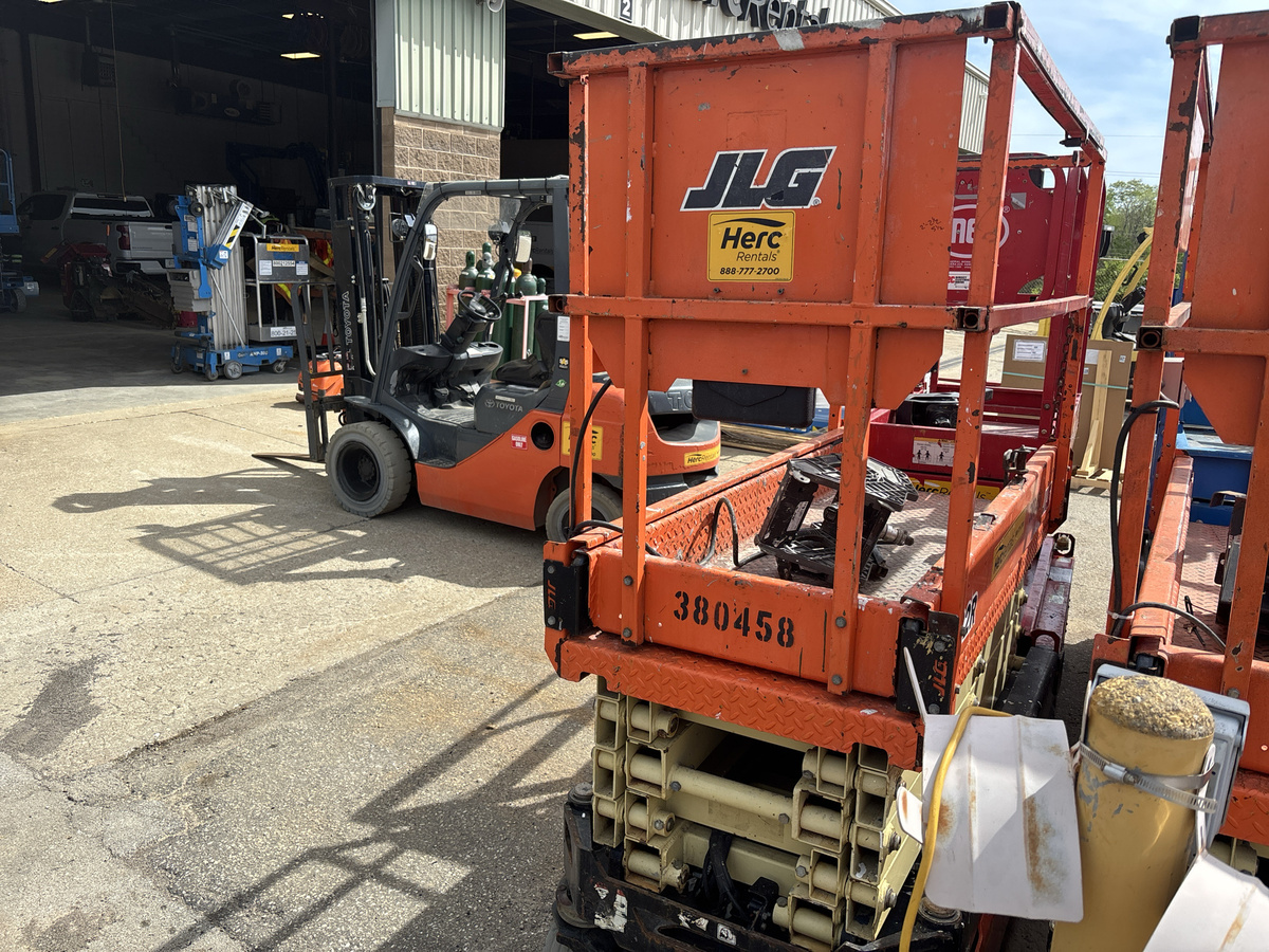 2018 JLG 1932R-3