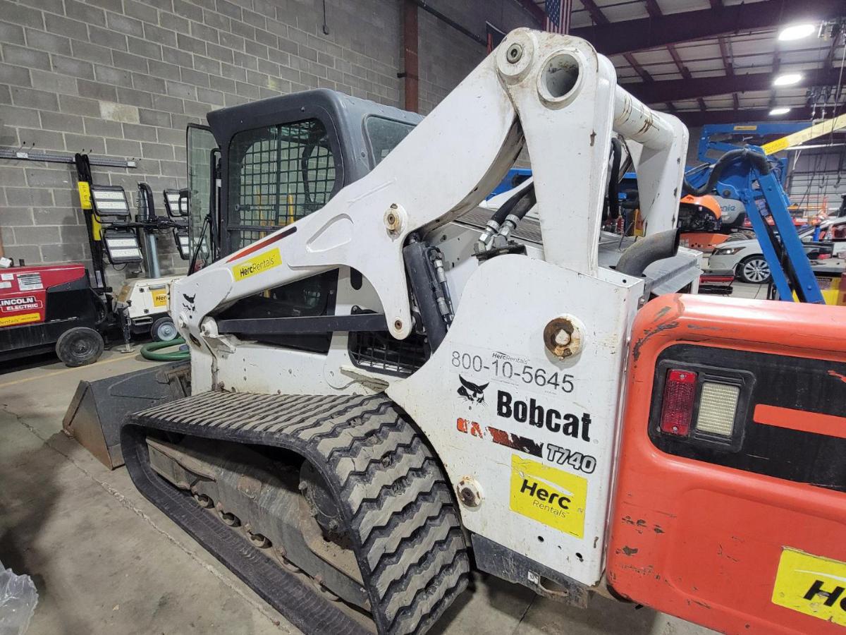 2016 Bobcat T740