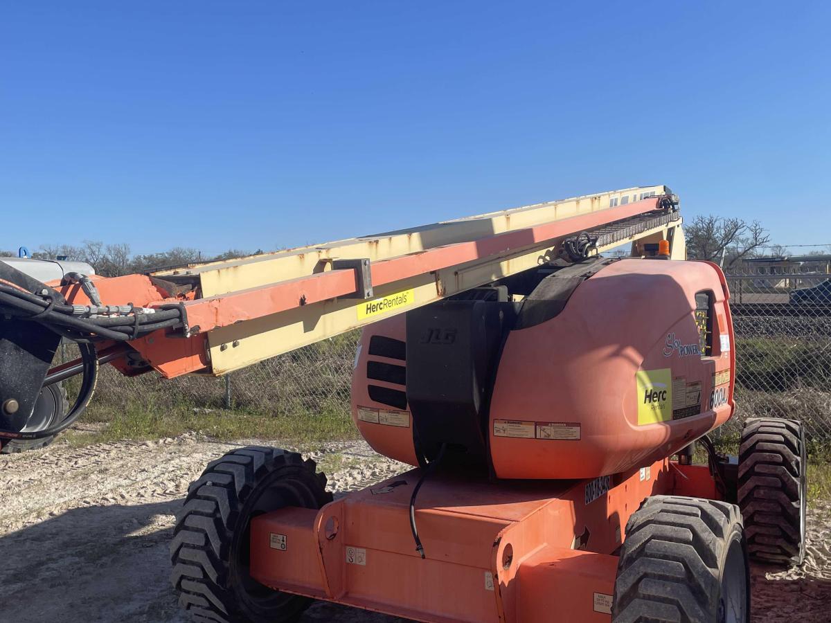 2017 JLG 600AJ