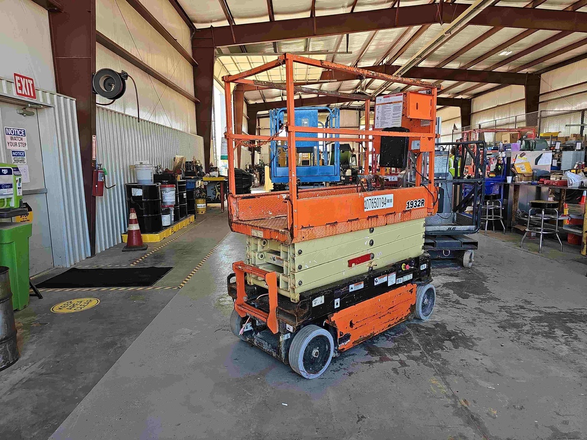 2018 JLG 1932R-3