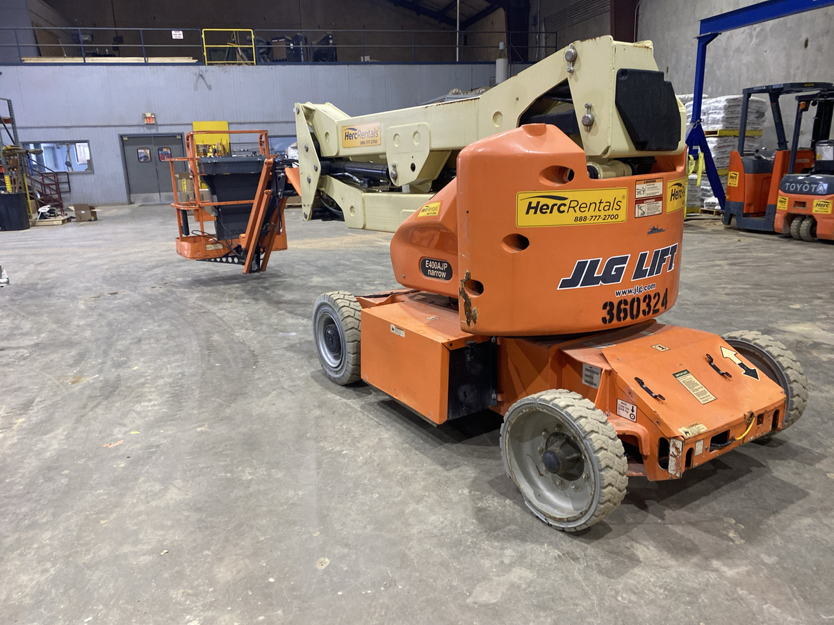 2016 JLG E400AJPN-2