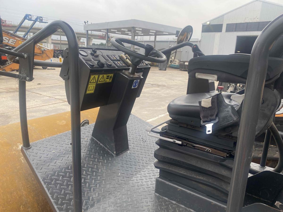 2019 Case SV208