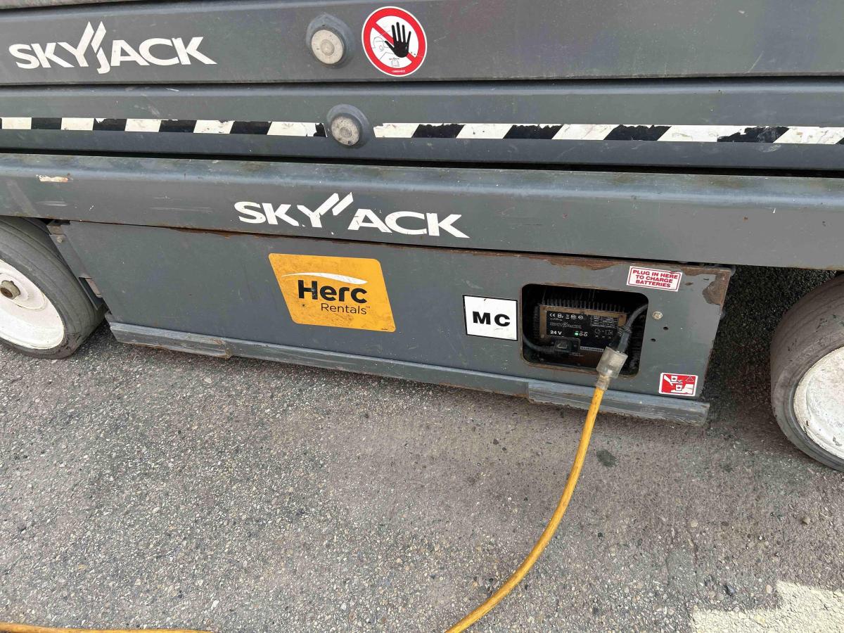 2018 Skyjack SJ4740-5