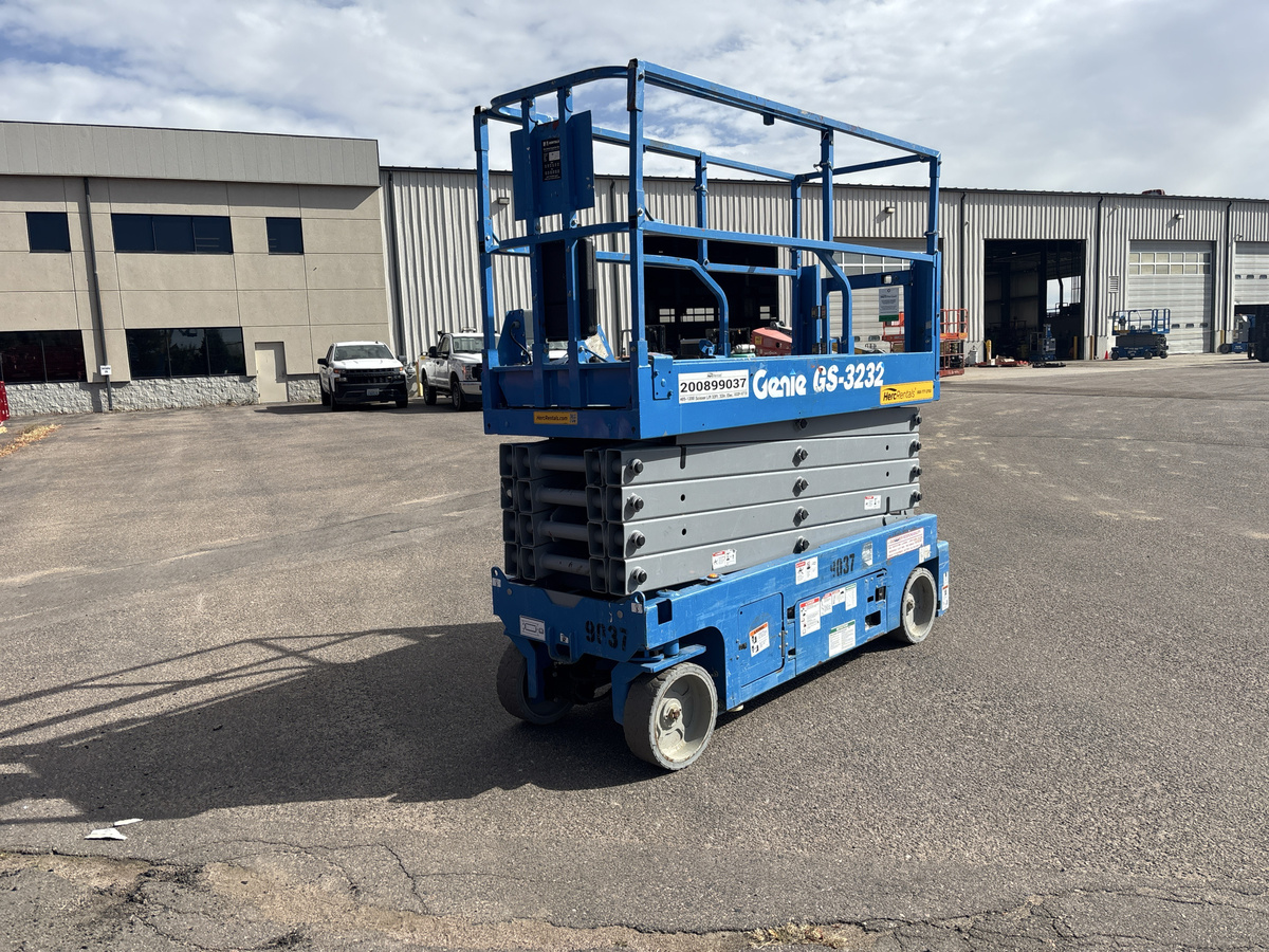 2019 Genie GS-3232