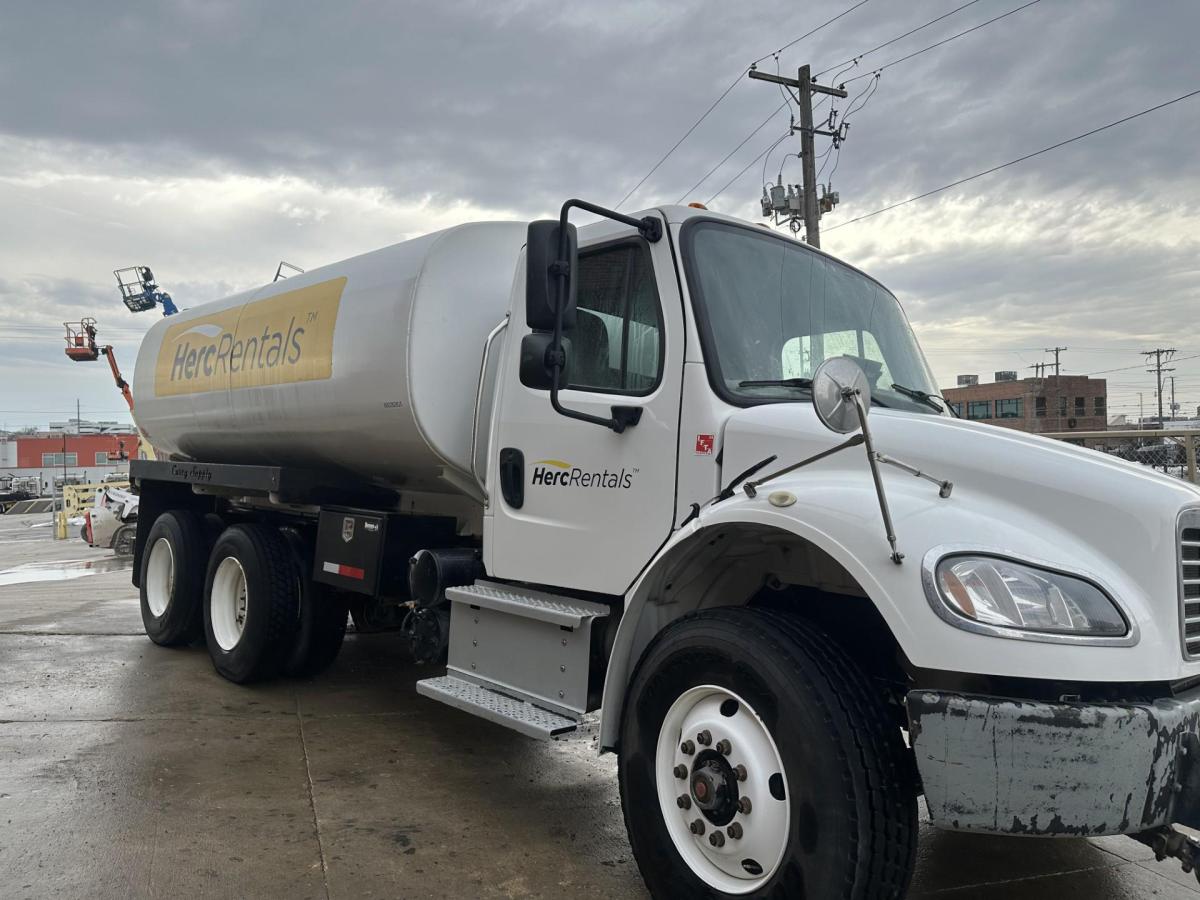 2020 Freightliner M2106