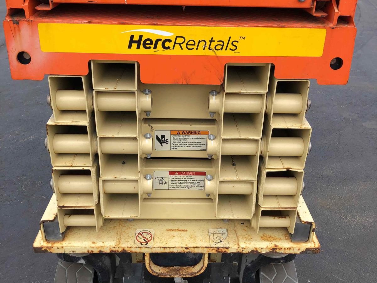 2016 JLG 2632ES