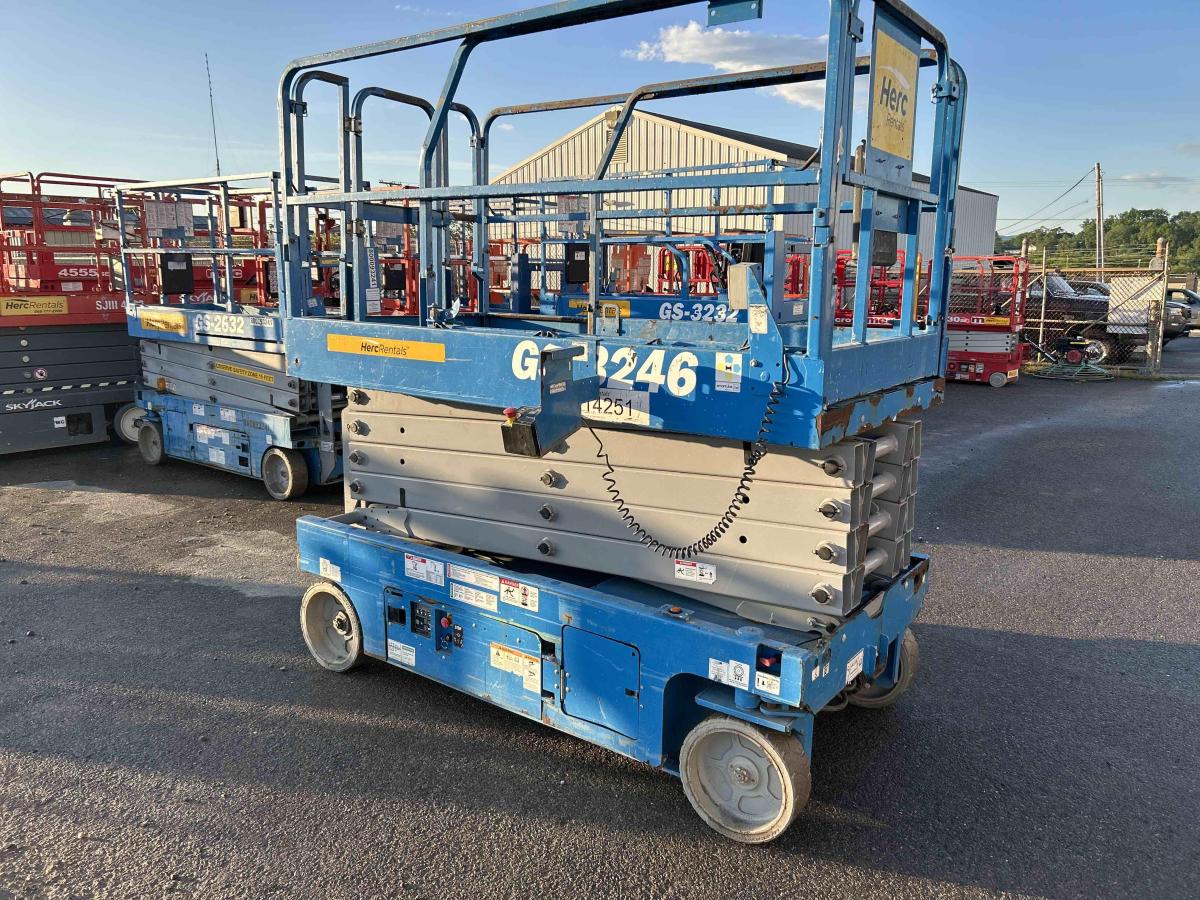 2018 Genie GS-3246-1