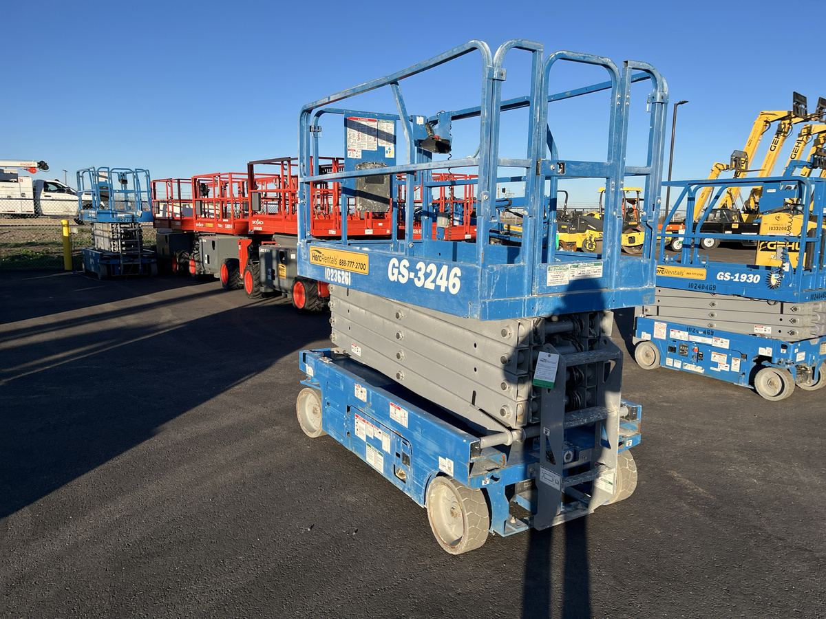 2018 Genie GS-3246-4