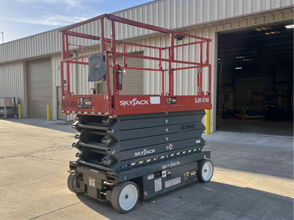 2017 Skyjack SJ4740