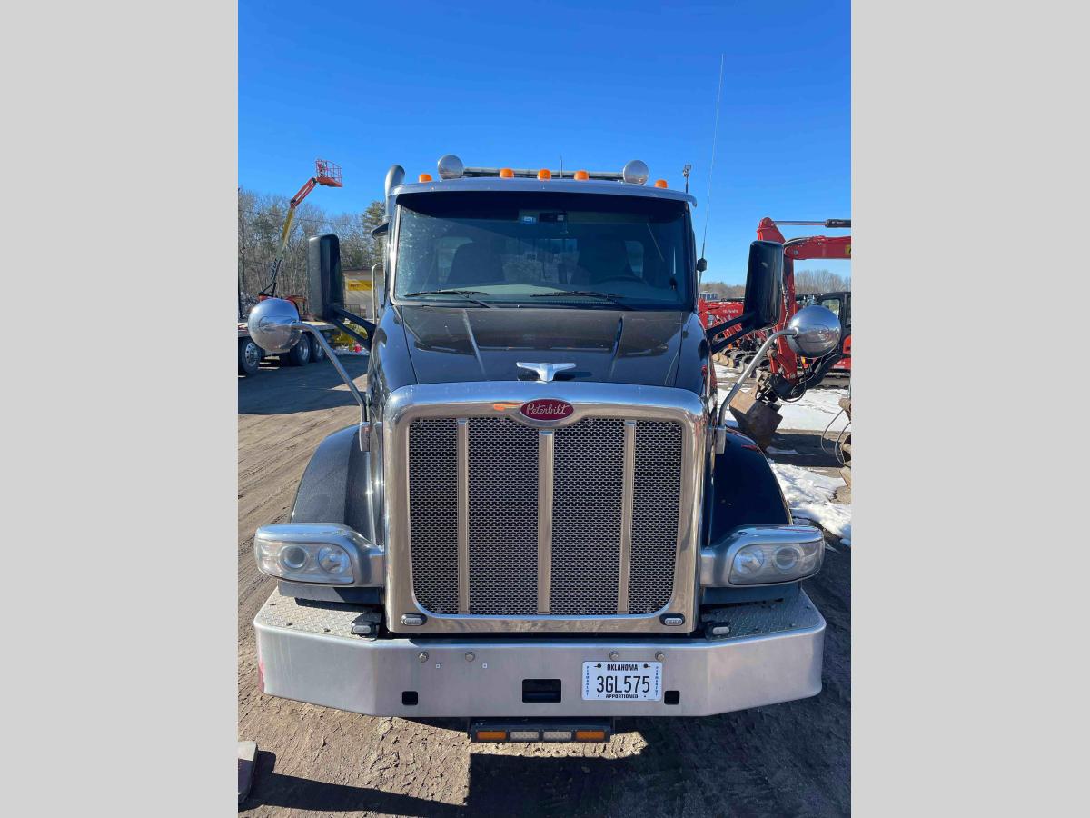 2017 Peterbilt 567