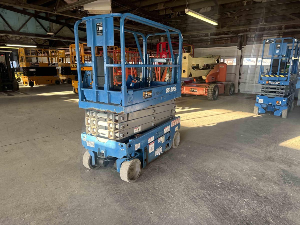 2018 Genie GS-1930