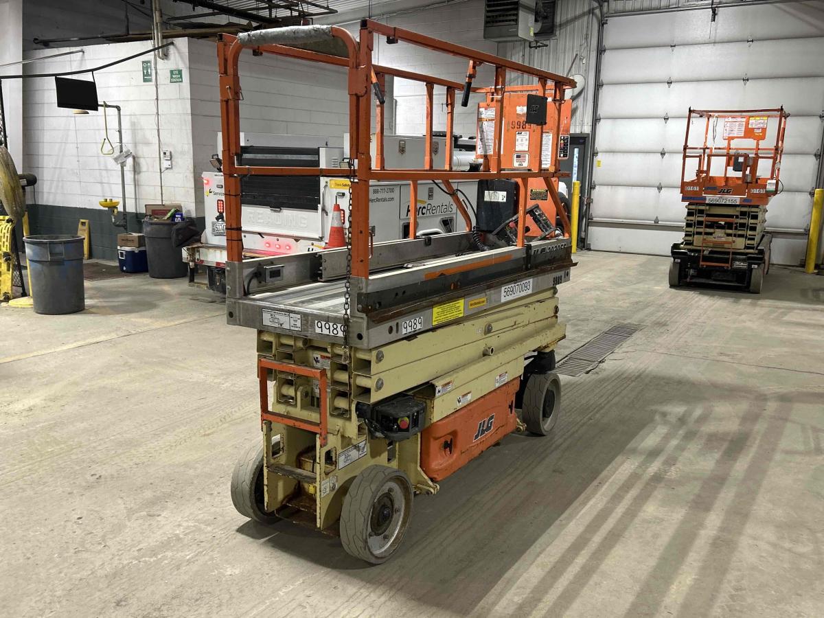 2005 JLG 2030ES