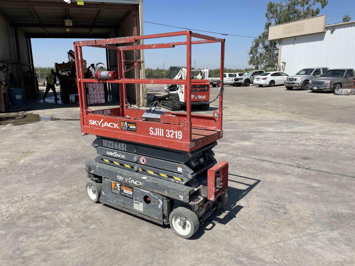 2017 Skyjack SJ3219