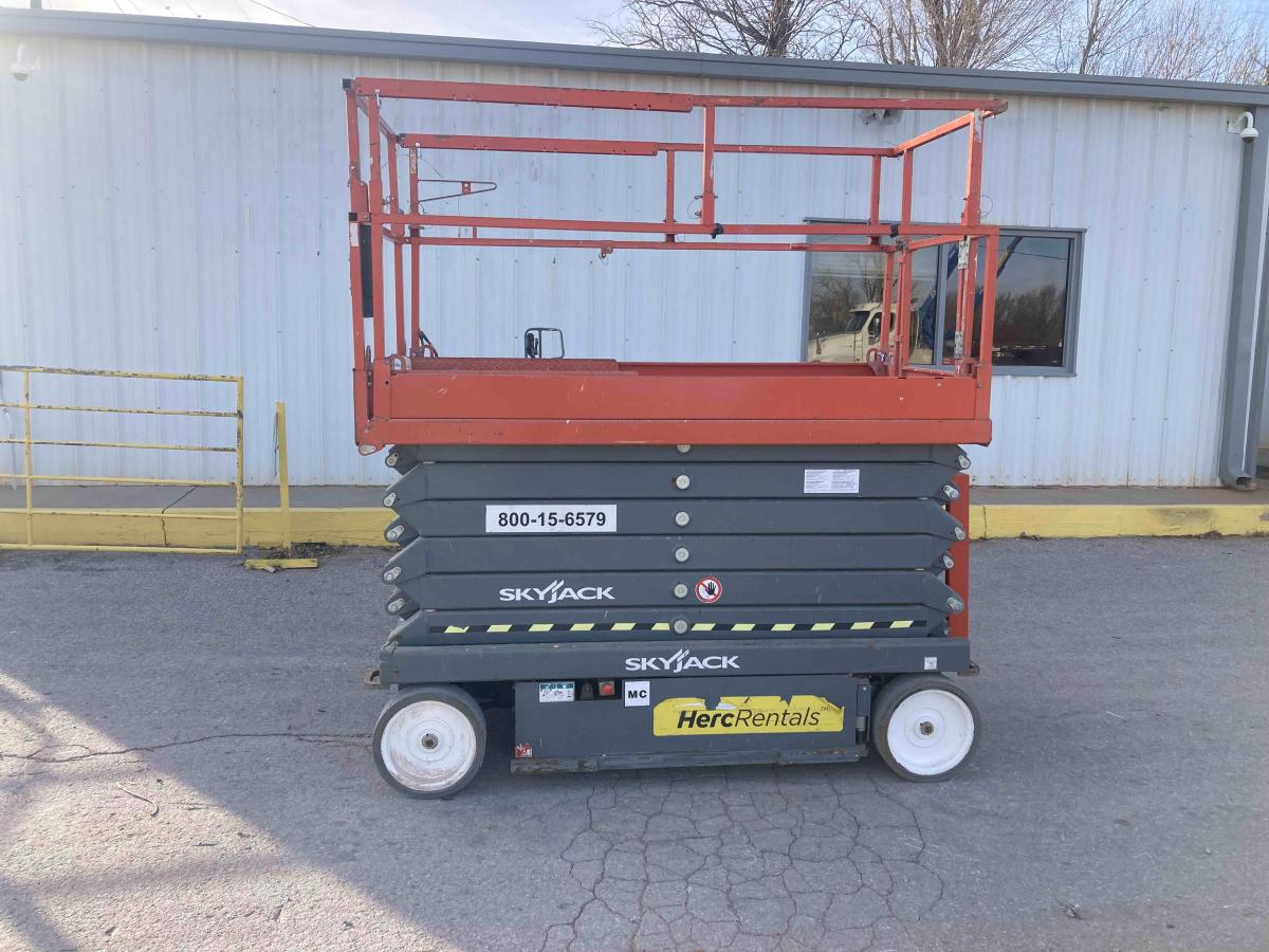 2017 Skyjack SJ4740