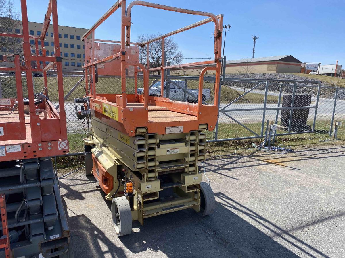 2017 JLG 2646ES