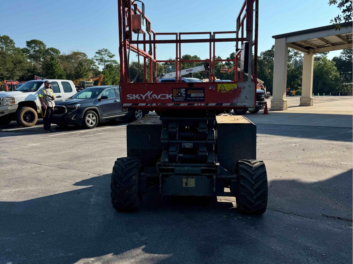 2017 Skyjack SJ-6832RT