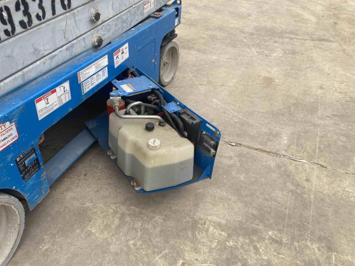 2016 Genie GS-3232