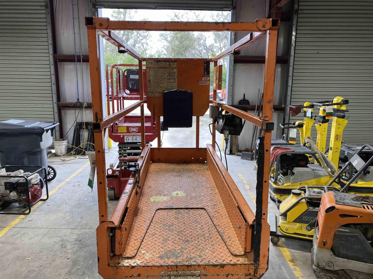 2018 JLG 1932R