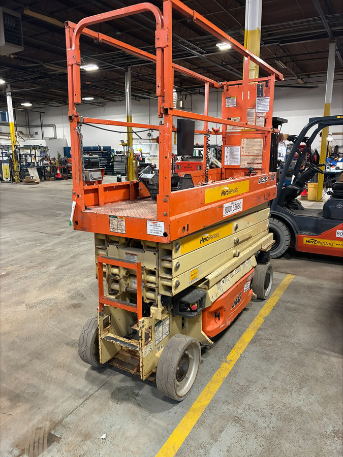 2017 JLG 2632ES-3